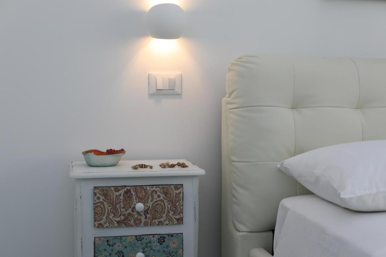 White Aurora Rooms Porto Cesareo Exterior foto